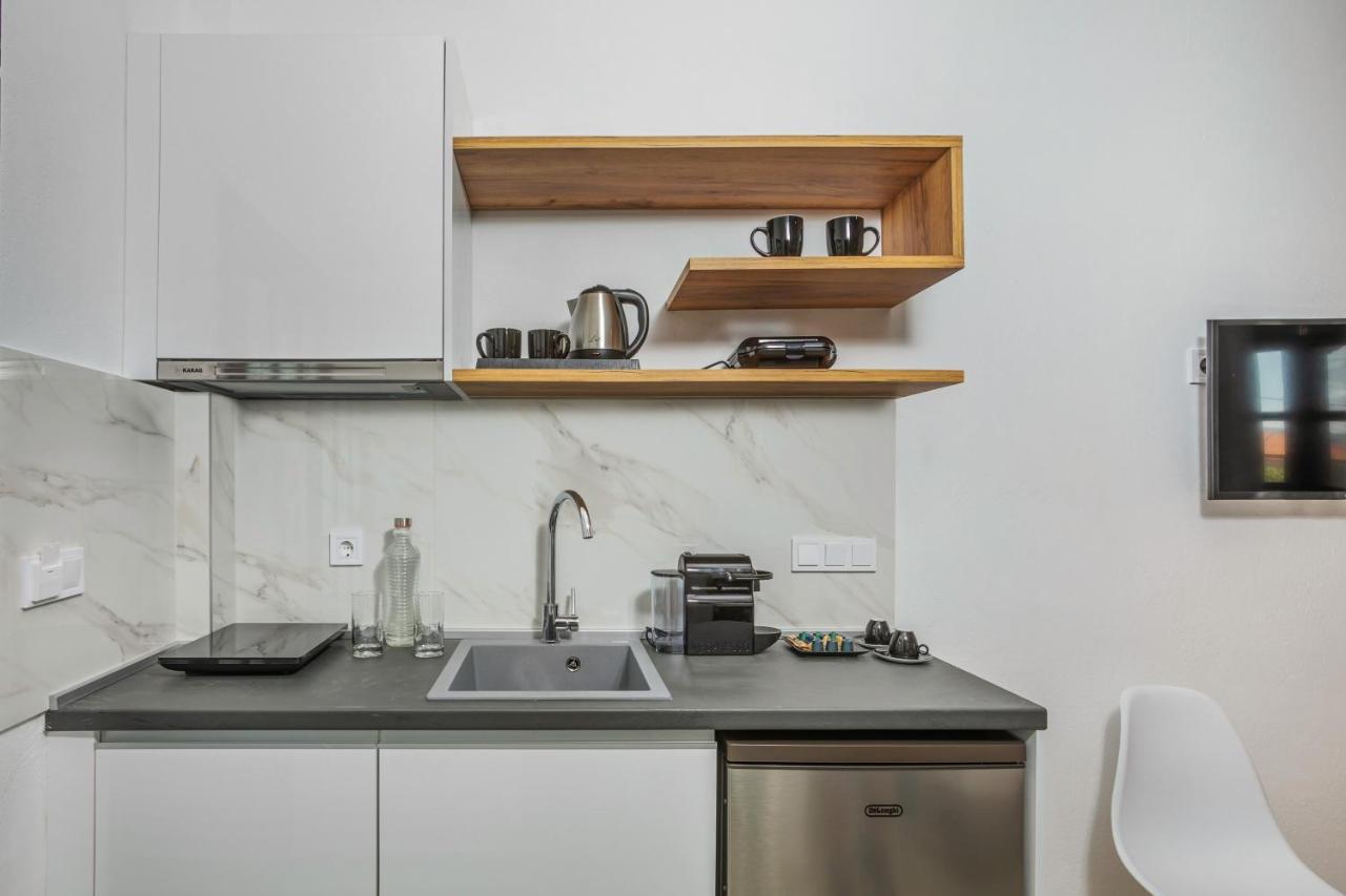 Eleon Suites Афитос Экстерьер фото