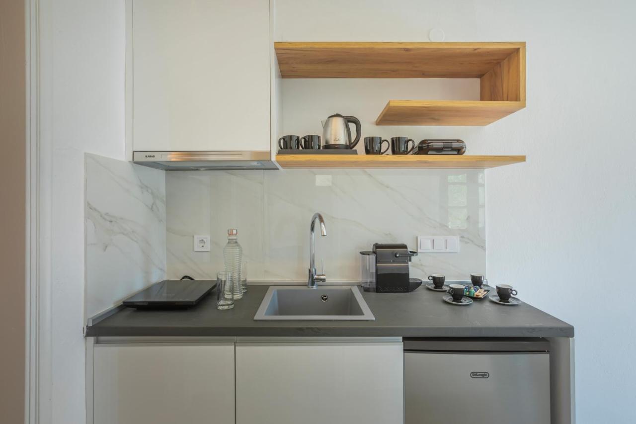 Eleon Suites Афитос Экстерьер фото