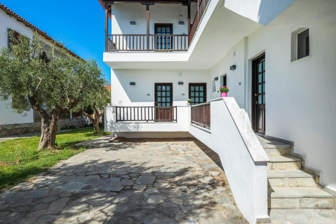 Eleon Suites Афитос Экстерьер фото