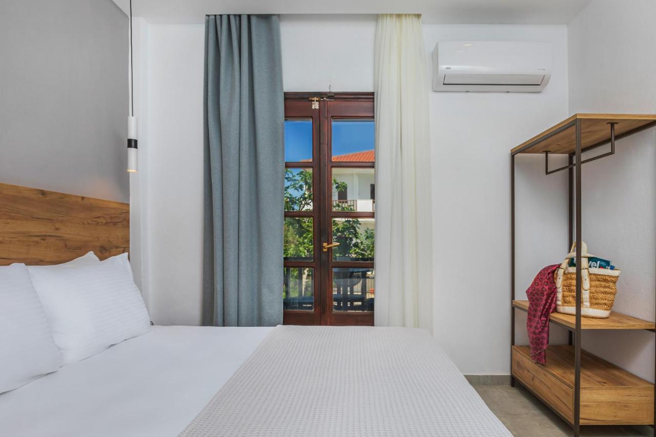 Eleon Suites Афитос Экстерьер фото
